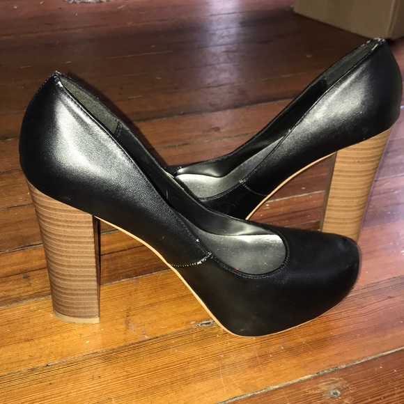 Black Twenty One Heels - Picture 3 of 3